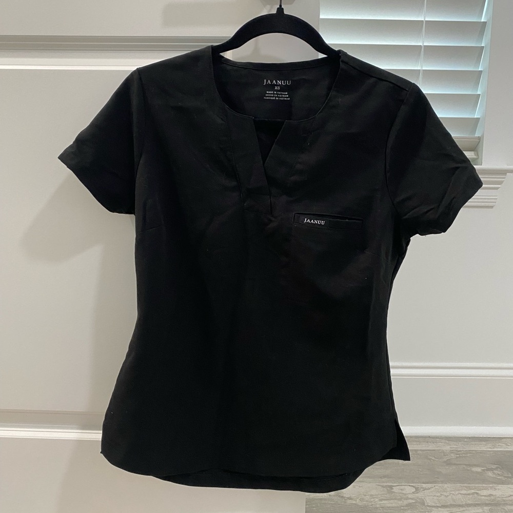 Jaanuu Scrub Top | Size XS | Black